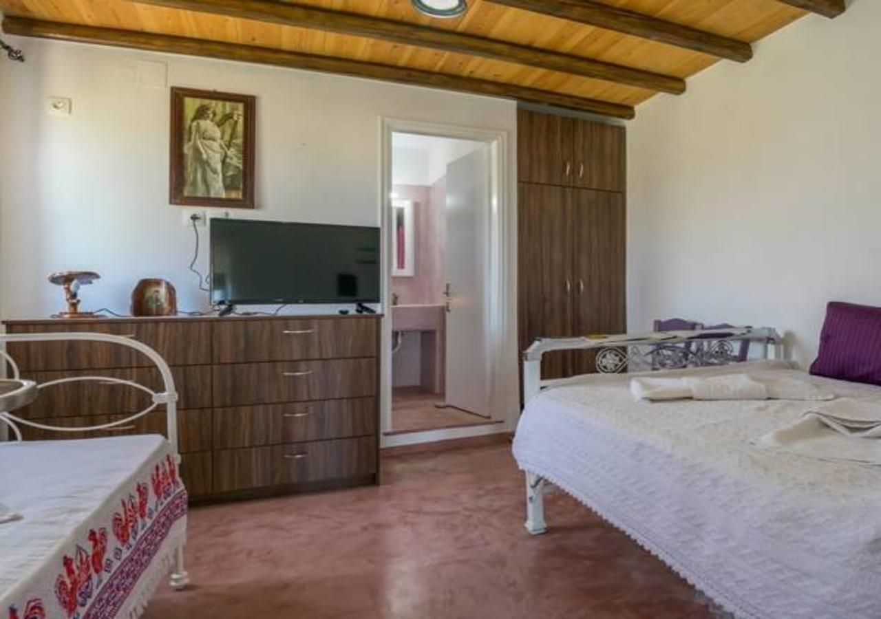 Villa Kotetsi Triovasálos Buitenkant foto